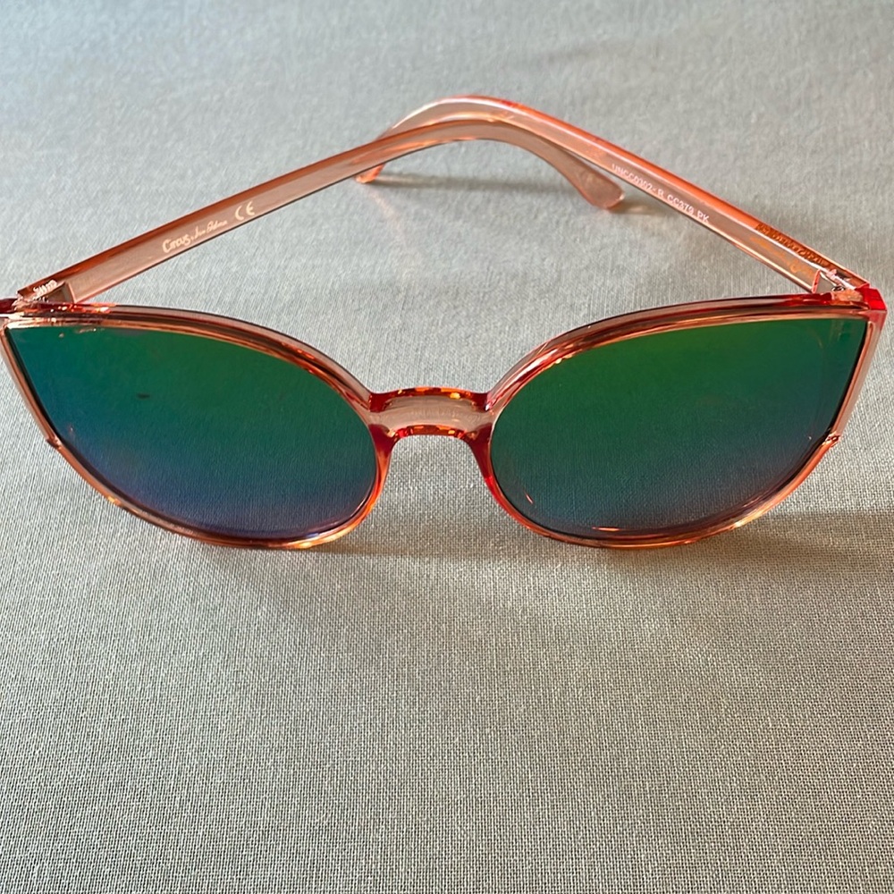 Sunglasses - Picture 1 of 5